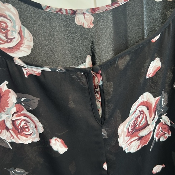 Torrid Floral Print Georgette Drape Back Top Short Sleeves Size 5 - Picture 7 of 13